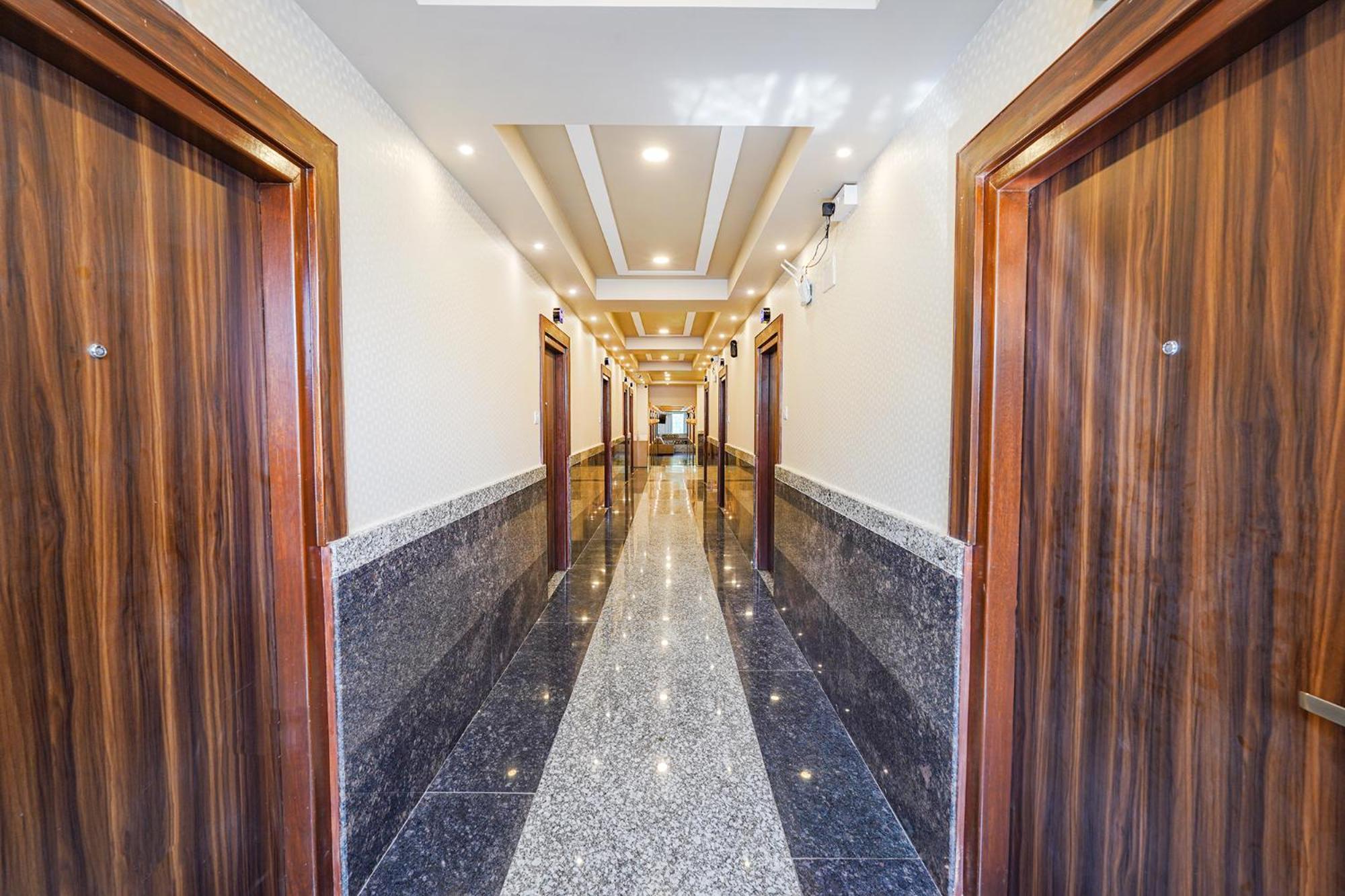 Fabhotel Grand Falcon Bangalore Exterior photo